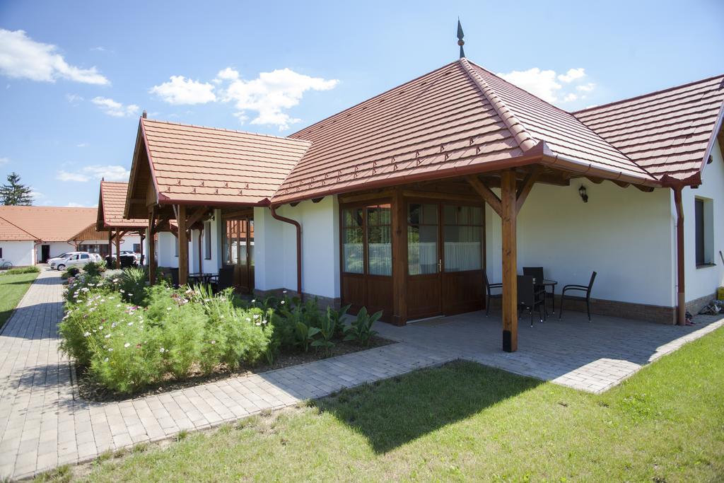 Kassai Fogadó Kaposmero Exterior foto